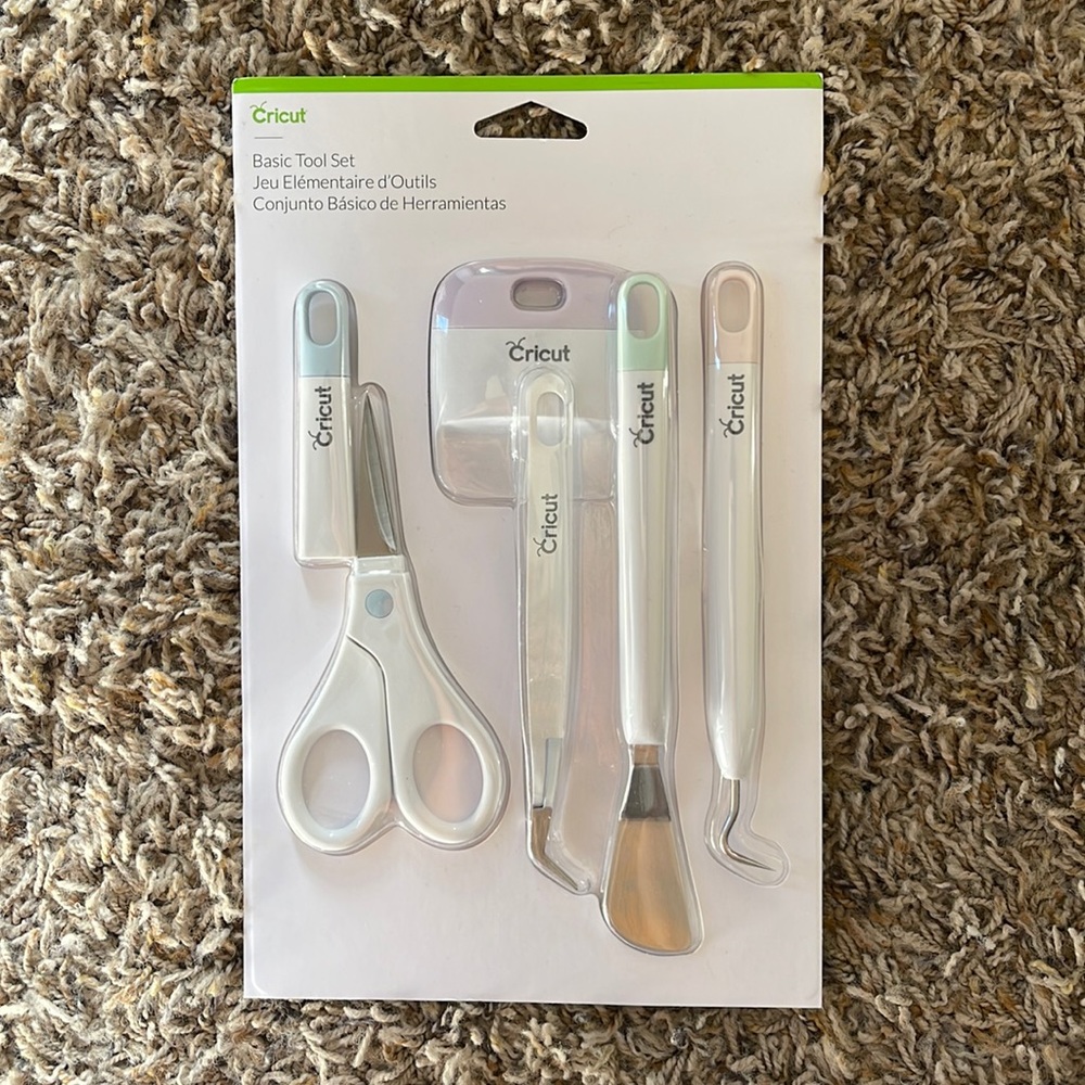 Cricut basic tool set